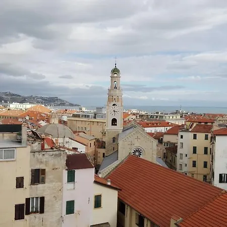 Bellavista Con Parking Privato, A Un Passo Dal Teatro Ariston Appartamento